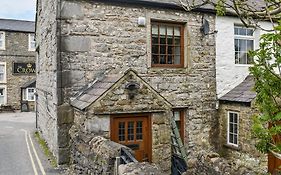 Three Peak Cottage